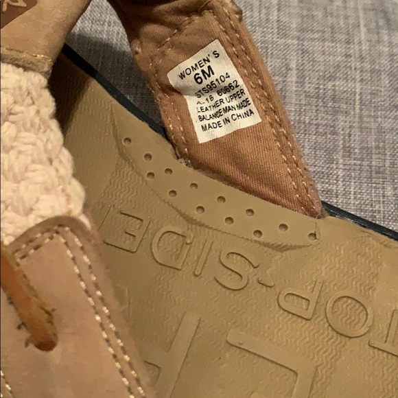 Sperry Women’s Flip Flop - Picture 4 of 5